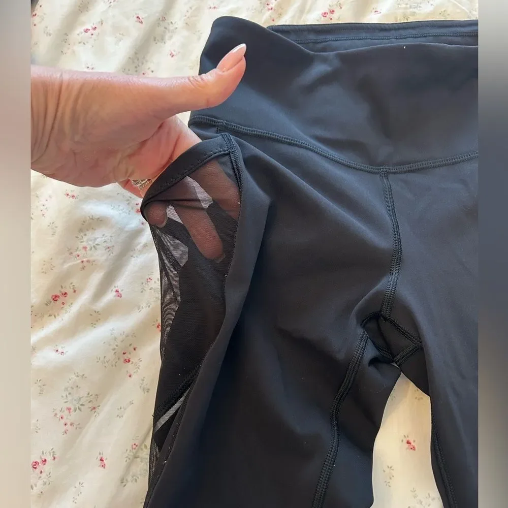 Lululemon Fast As Light Crop 19